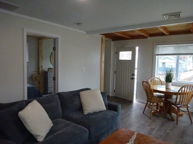 Building Photo - 83 Shore Ave