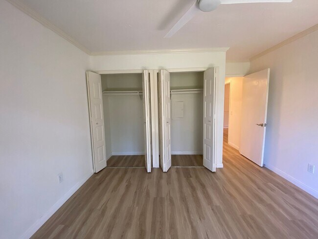 Building Photo - Spacious 2 Bedroom/ 2 Bath in the Highly Desired Tropical Setting of Windsong Cove Community of C...