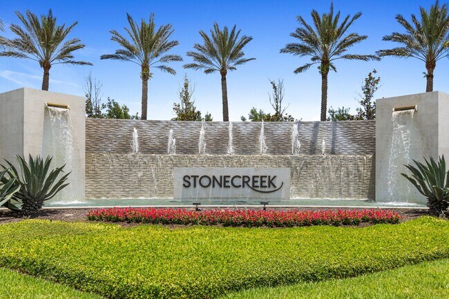 Building Photo - ** STONECREEK ** 3 BED + DEN / 3.5 BATH - ...