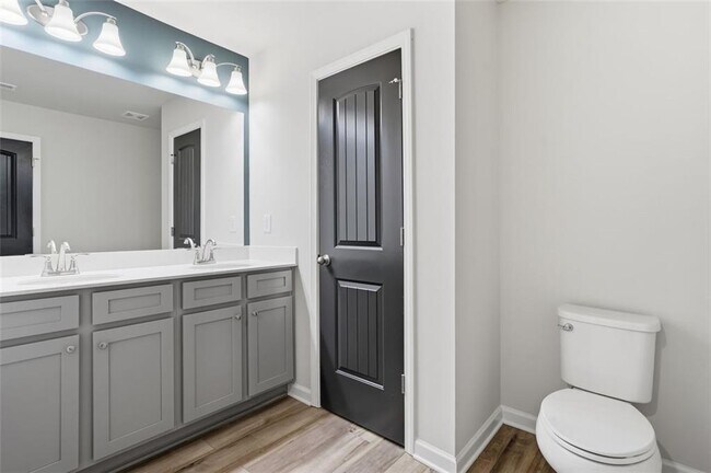 Building Photo - 204 Flier Dr