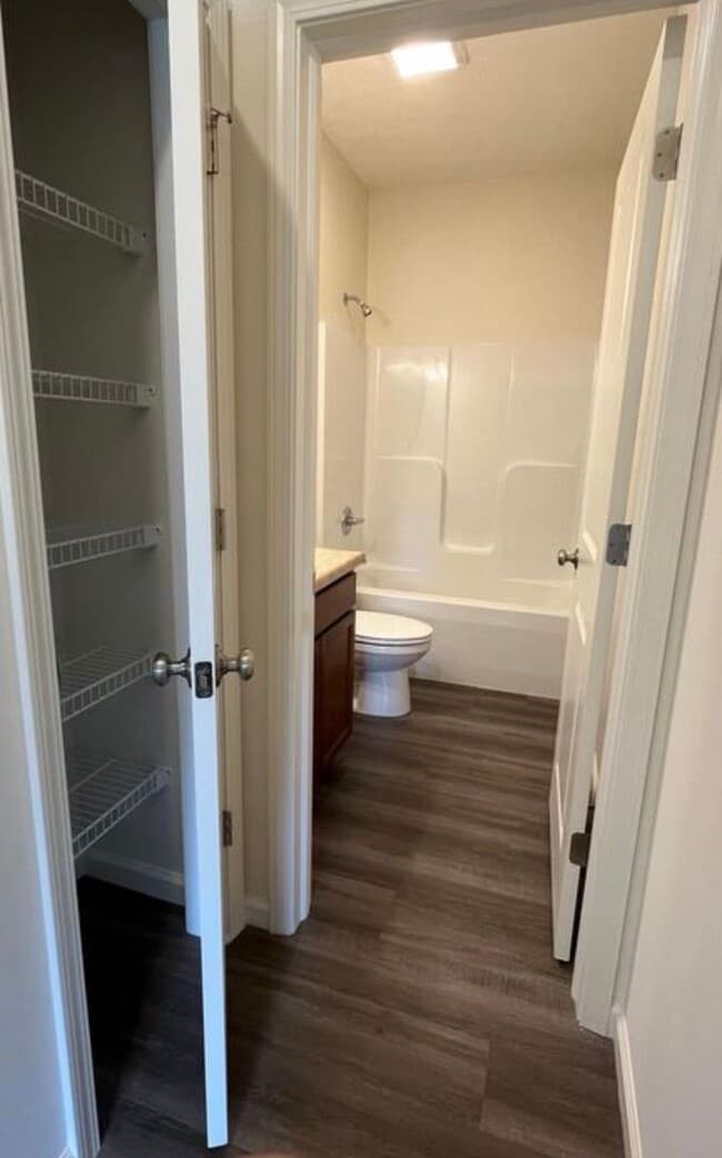 Building Photo - East Side - Newer Ranch Style House