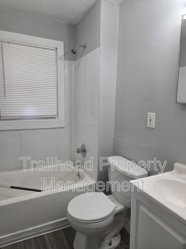 Building Photo - 5911 Cypress Pl