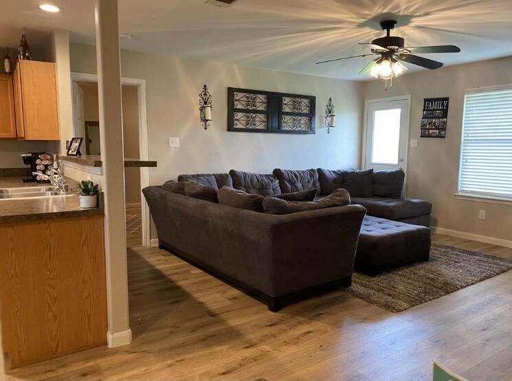 Building Photo - 118 Feverbush Dr