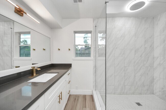 Building Photo - 10227 Metronome Dr