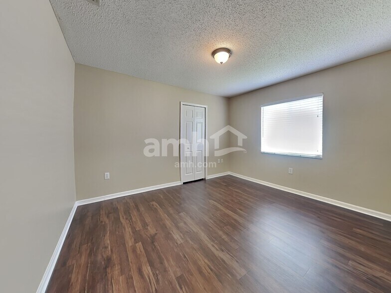 Building Photo - 519 Scarlet Maple Ct