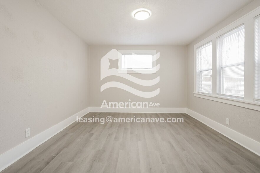 Building Photo - 1108 Diamond Ave