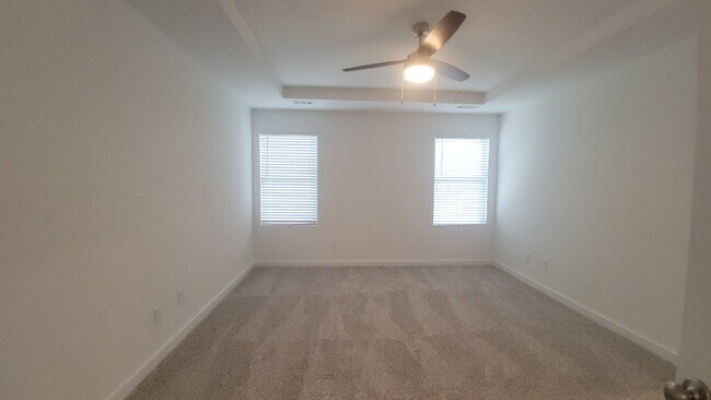 Building Photo - Section 8 Accepted!!! "Discover Comfort and Style: 3-Bed, 2.5-Bath Gem with Granite Elegance in H...