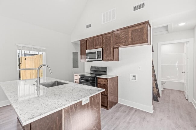 Building Photo - 20048 County Rd 4118