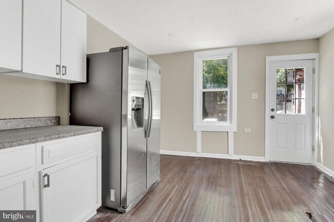 Building Photo - 3 Bedroom Duplex in Penbrook Boro.