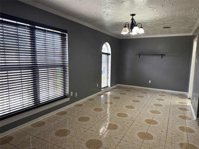 Building Photo - 10606 Kirkshire Dr