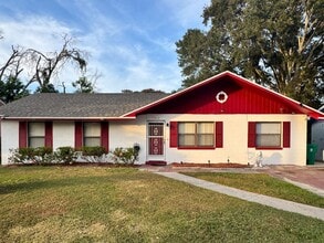 Building Photo - 3 bedroom 2 bath located just minutes from Plant St and Downtown Winter Garden