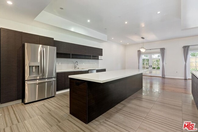 Building Photo - 225 S Hamilton Dr