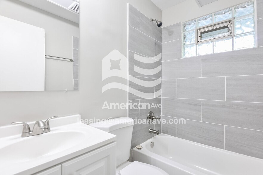 Building Photo - 200 Dundee Cir