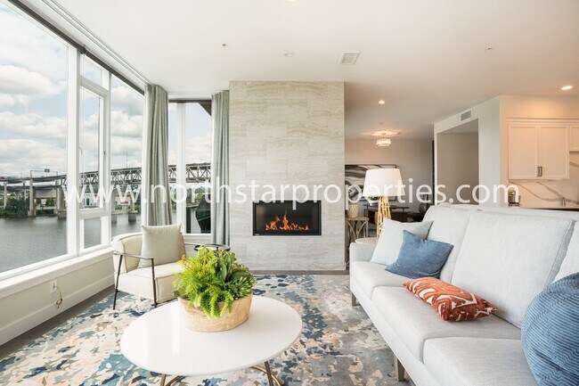 Building Photo - Unobstructed Views at The Strand