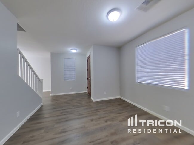 Building Photo - 4360 E Carla Vista Dr