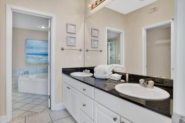 Building Photo - 365 E Beach Blvd