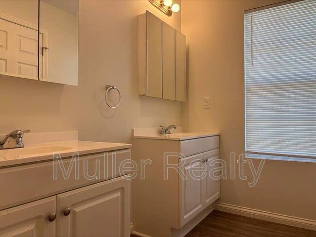 Building Photo - 4805 Fennel Rd