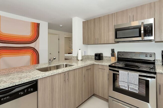 Building Photo - 1710 SW 27th Ave