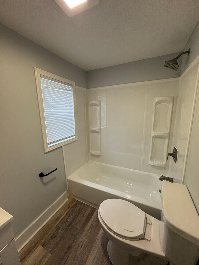 Building Photo - 501 S 34th St