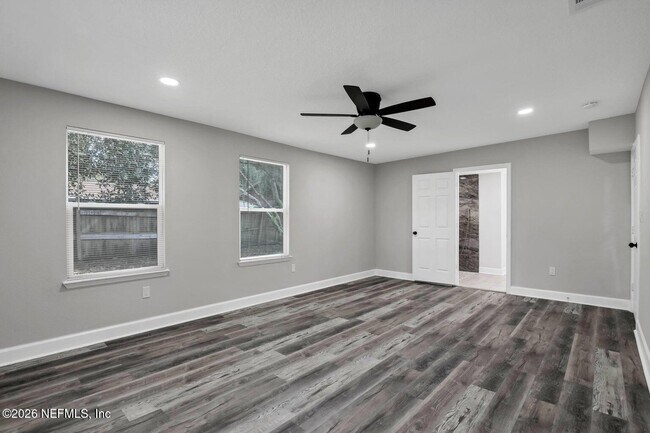 Building Photo - 316 Cypress Ave