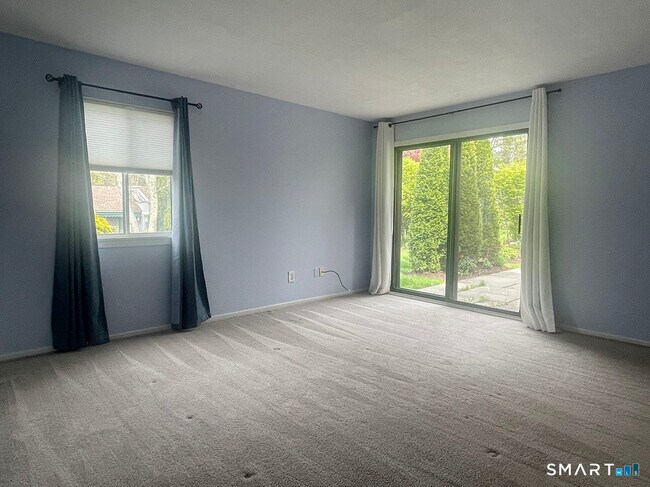 Building Photo - 445 Heritage Vlg