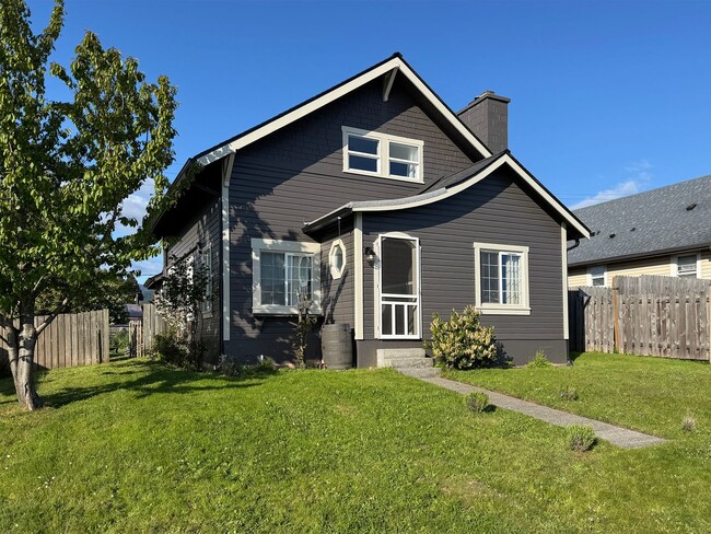 Building Photo - Charming Home for Lease