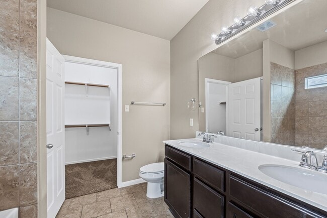 Building Photo - Move-In Ready! 3 Bed, 2Ba Home in Westfiel...
