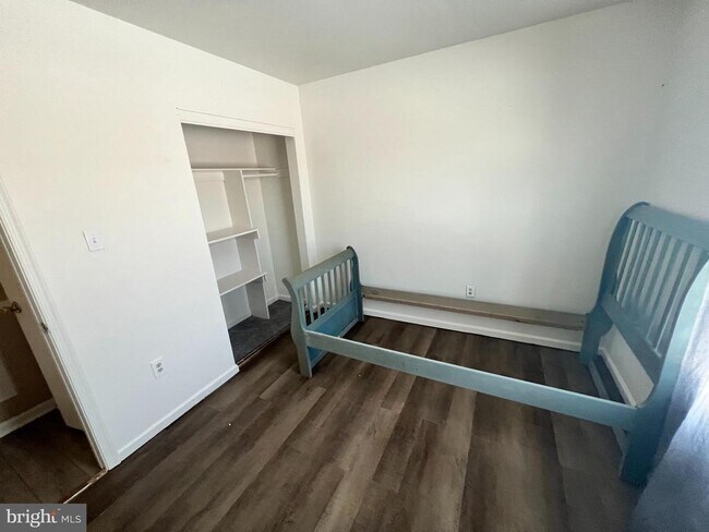 Building Photo - 3649 Dahlgren Pl