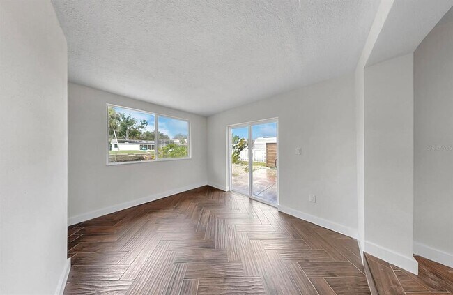 Building Photo - 5435 Drinkard Dr