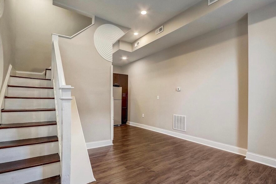 Building Photo - 2648 Hampden Ave