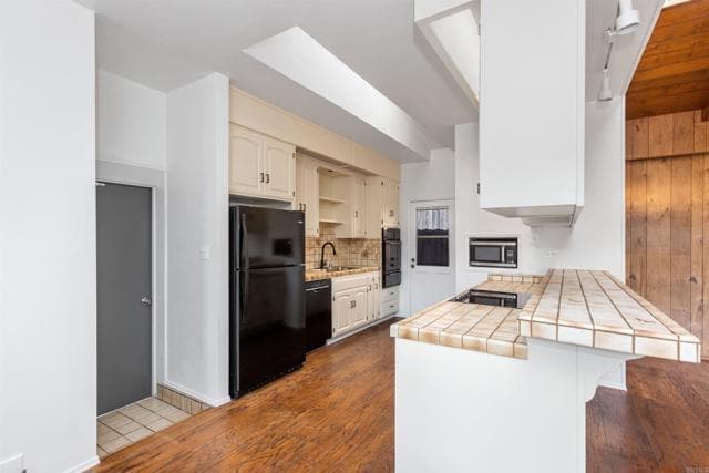 Building Photo - 513 Canyon Dr