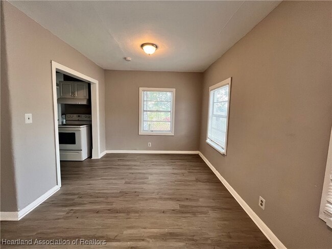 Building Photo - 1329 Memorial Dr