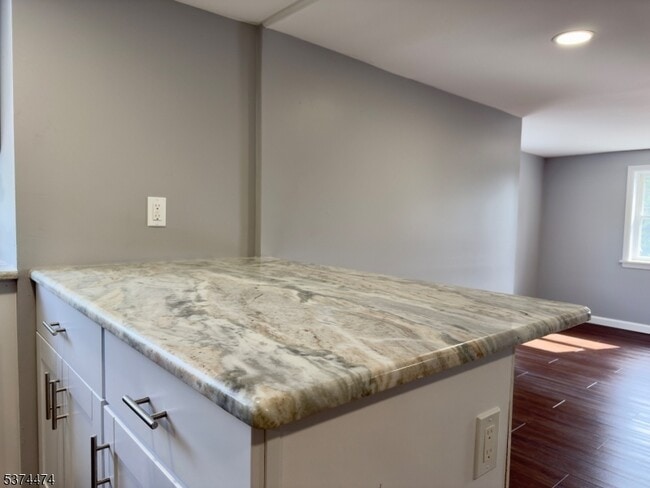 Building Photo - 274 US-202