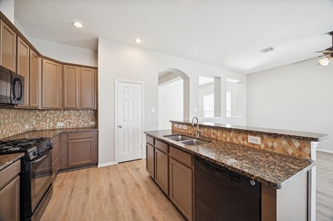 Building Photo - 2915 Crescent Oaks Park Ln