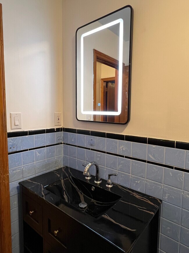 Building Photo - 414 Lee Dr