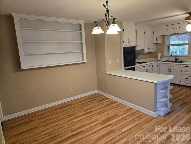 Building Photo - 158 Crestview St