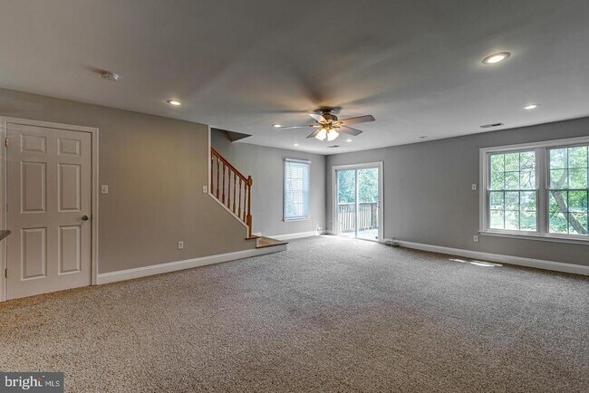 Building Photo - 1663 Hart Ct