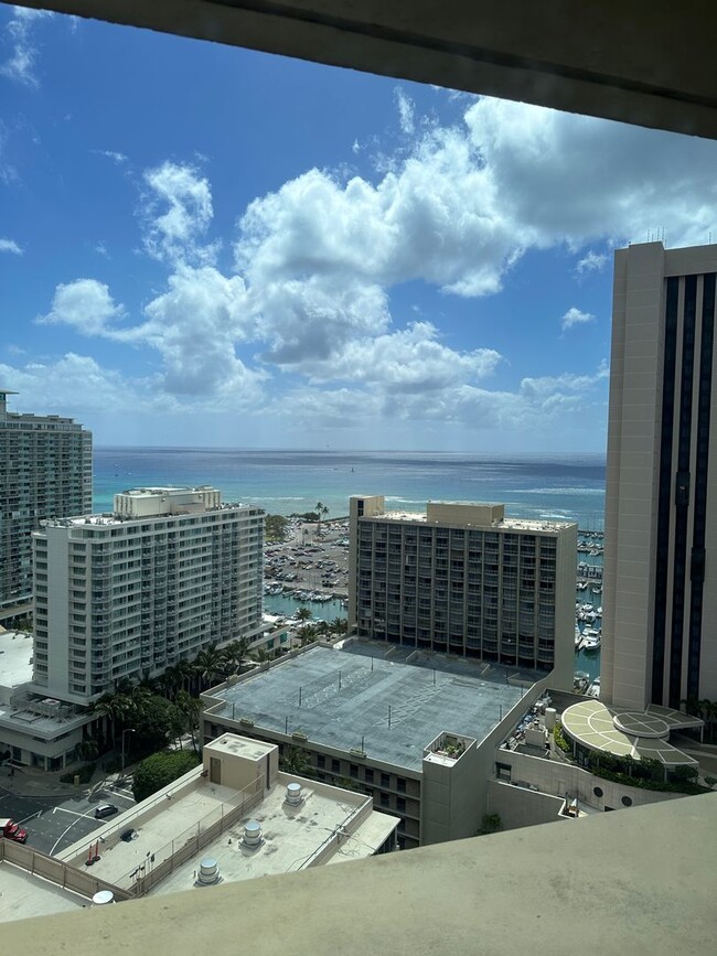 Building Photo - Waikiki Marina Studio with Ocean Views