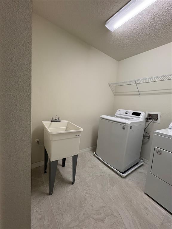 Building Photo - 2294 Nuthatch St