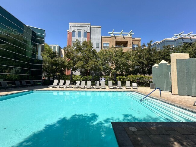 Building Photo - Luxury guard-gated mid-rise Manhattan Cond...