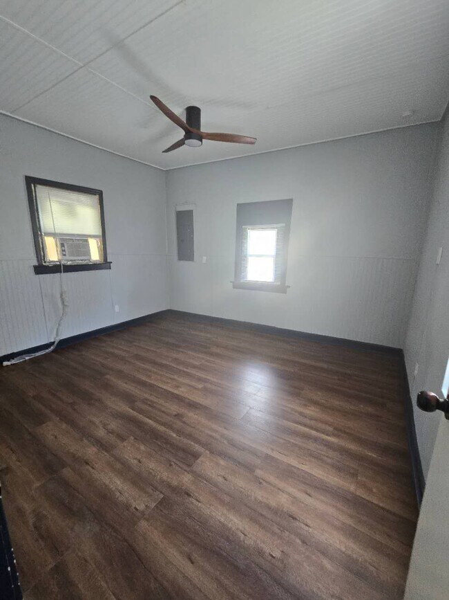 Building Photo - 2621 Askew Ave