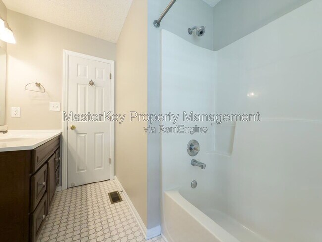 Building Photo - 4220 Old Brick Ct