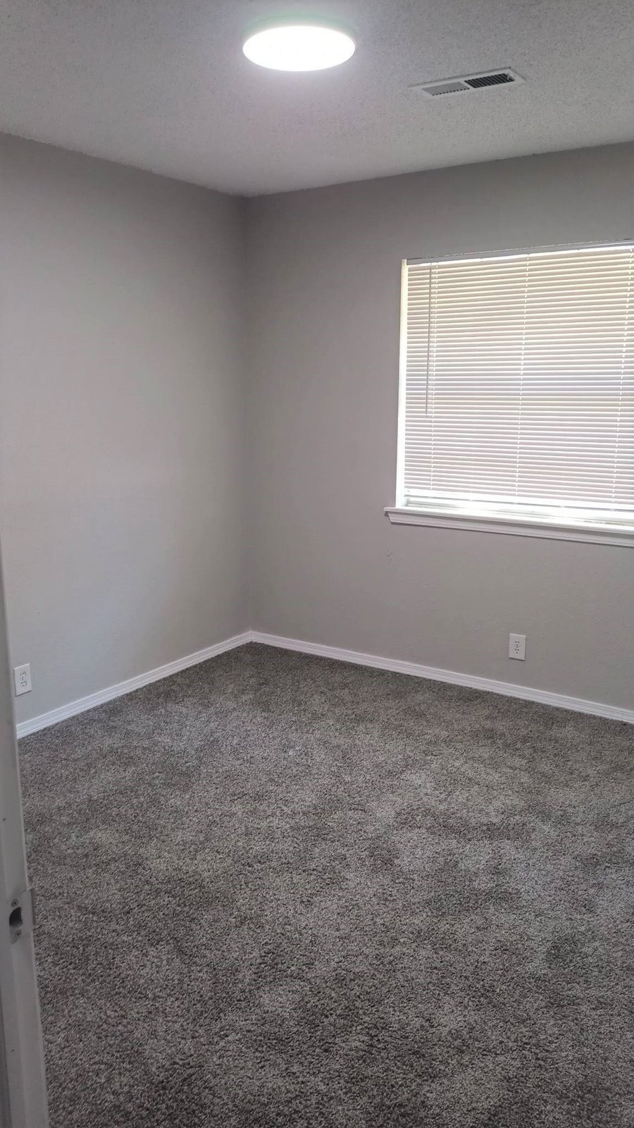 Building Photo - 4408 S Cypress Ave