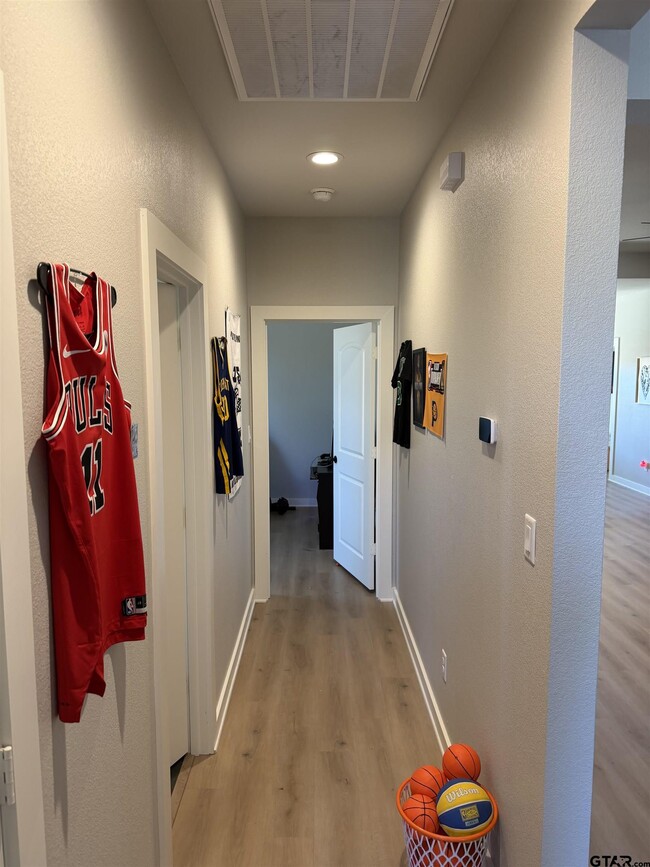 Building Photo - 11201 County Rd 166