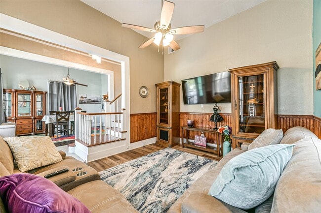 Building Photo - 1421 Winnie St