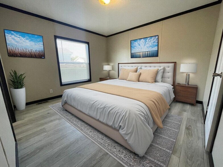 Building Photo - 15861 Marentette Dr