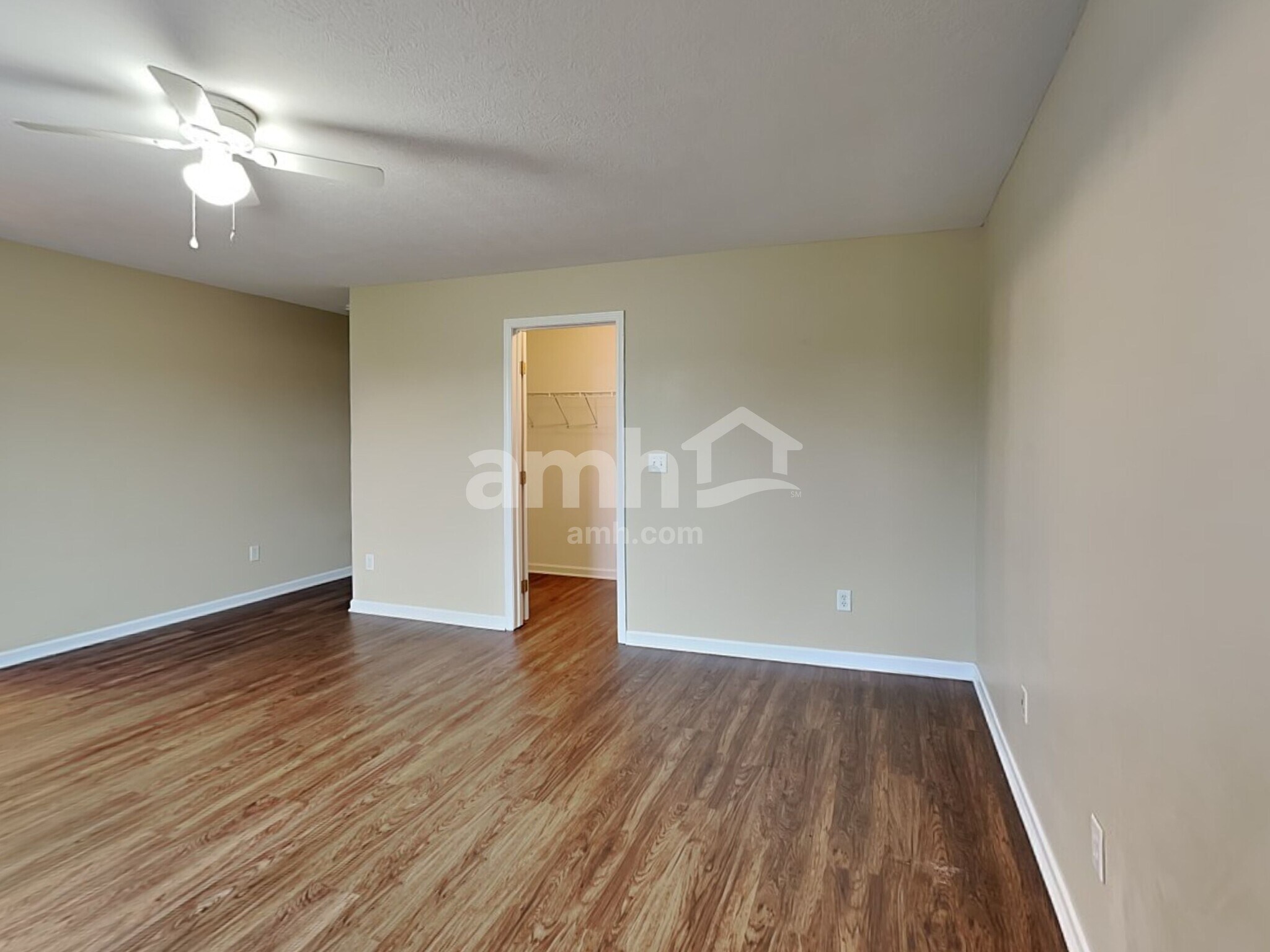 Building Photo - 1245 Cloverview St