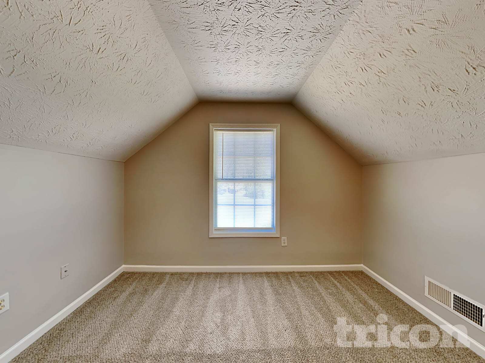 Building Photo - 70 Home Pl Dr