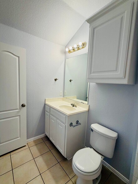 Building Photo - 5832 Swords Dr