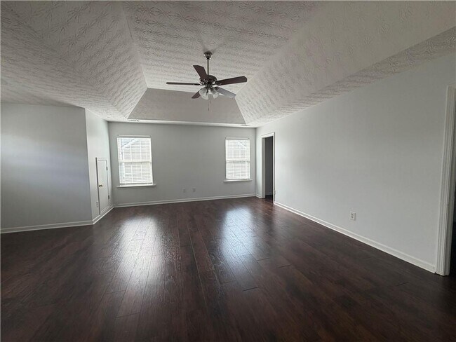 Building Photo - 3865 Crescent Walk Ln NE